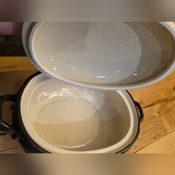 Mikasa Italian Terrace Covered Casserole Dish & Creamer - Picture 3 of 5